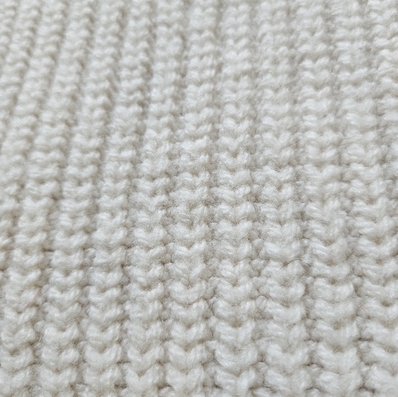 Uniqlo Knit Sweater - Picture 3 of 6